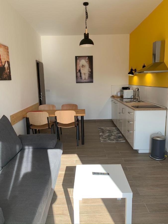 Oeregtoelgy Apartman Szár Zewnętrze zdjęcie
